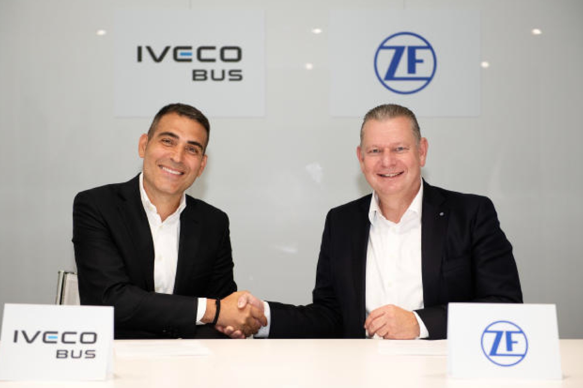 IVECO BUS and ZF partner for sustainable e-mobility solutions